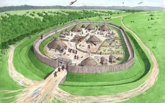 Rekonstruktion einer bronzezeitlichen befestigten Siedlung mit Wallanlage